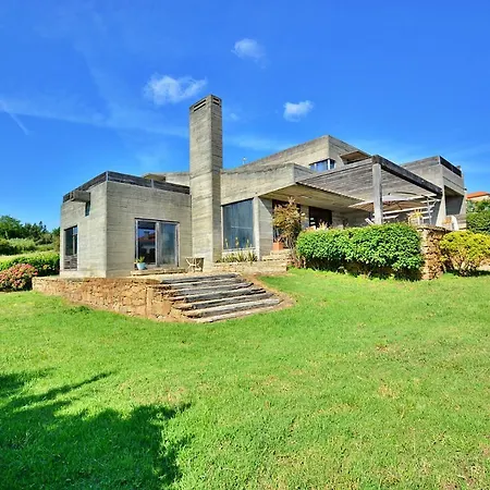 Villa De Diseno En Playa Pragueira -