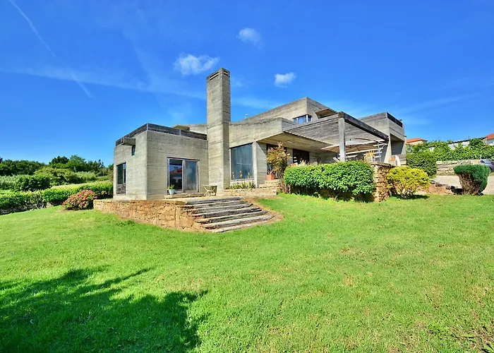 Villa De Diseno En Playa Pragueira -